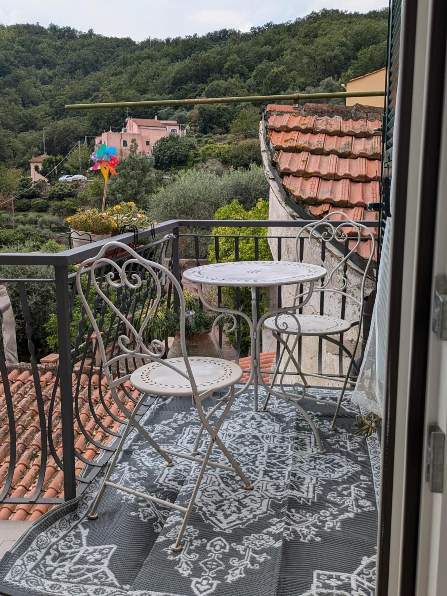 Casa Viola Bed And Breakfast Dimora Di Campagna Calice Ligure Екстер'єр фото